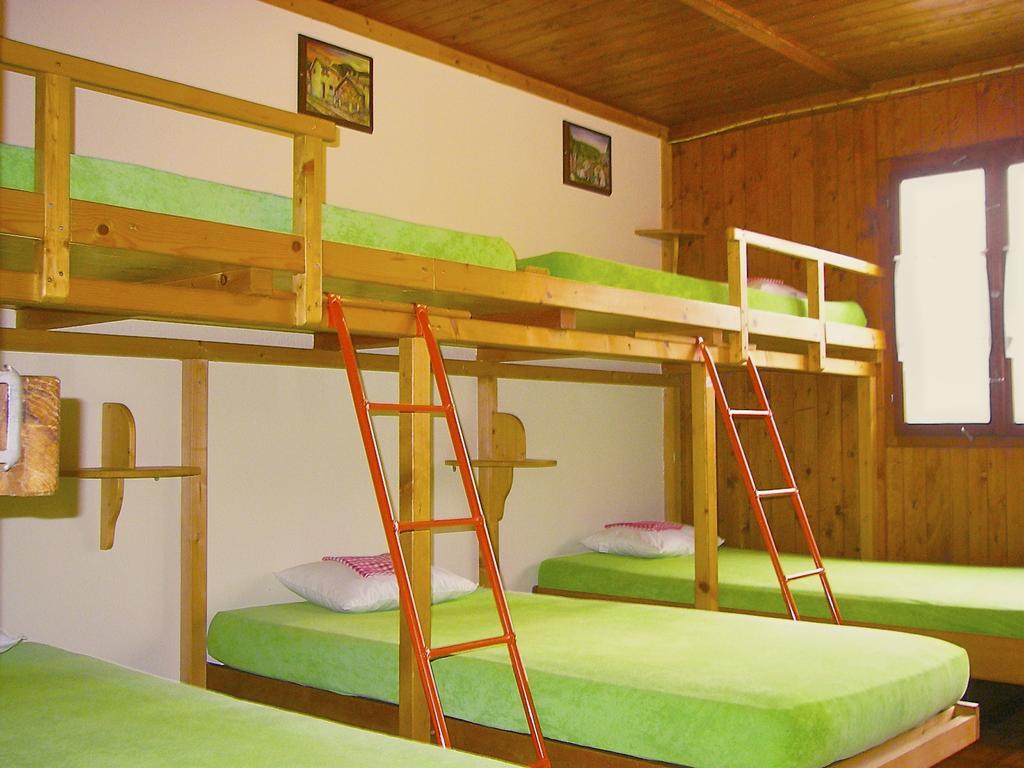 Albergue Baracca Backpacker Aurigeno Habitación foto